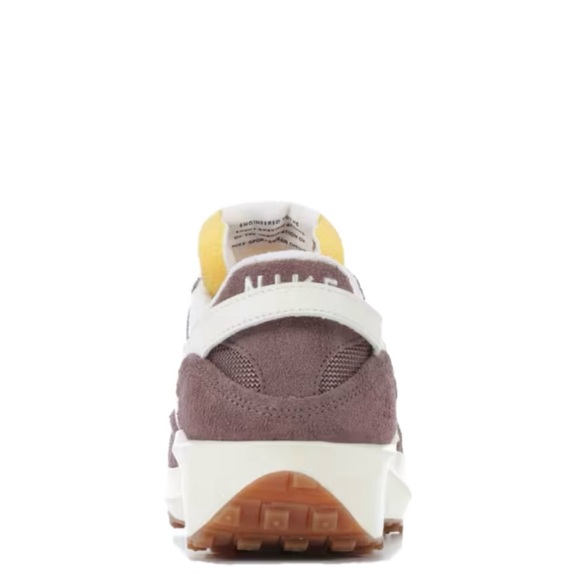 NIB SZ 7 NIKE WOMEN'S WAFFLE DEBUT
VINTAGE SNEAKERS in PlUM/ CREAM💕 - Picture 4 of 6